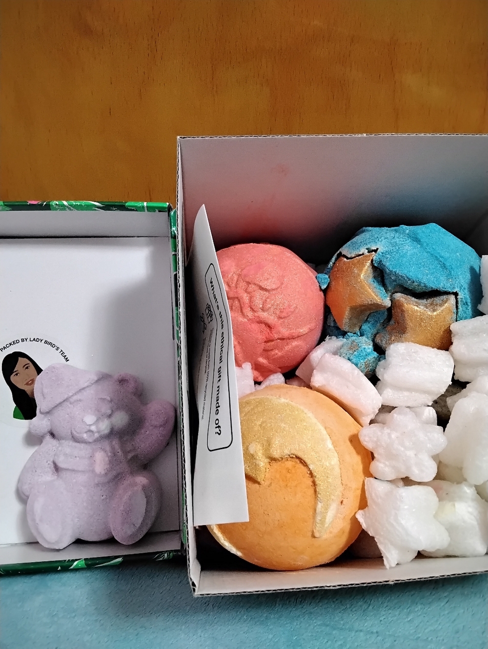 4 LUSH Bath Bombs